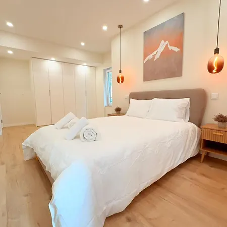 Sunny House Apartment Almada