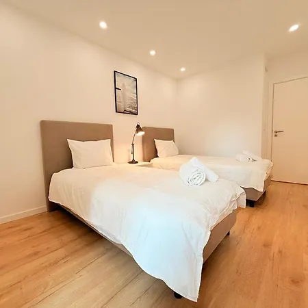 Sunny House Apartment Almada